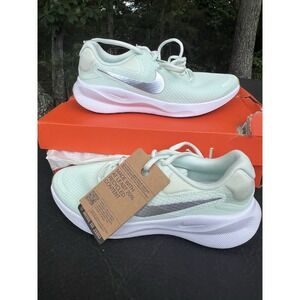 Nike Revolution 7 Women Running Shoes Green White Size 7.5